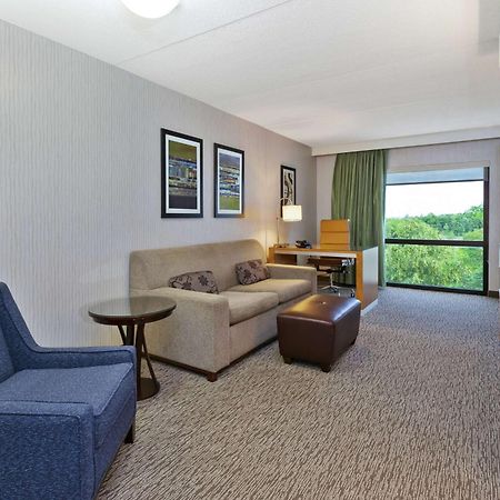 Hotel Auburn Hills Εξωτερικό φωτογραφία